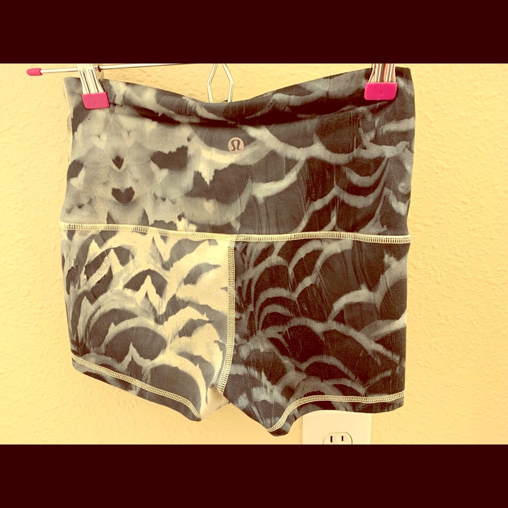 Lulu shorts